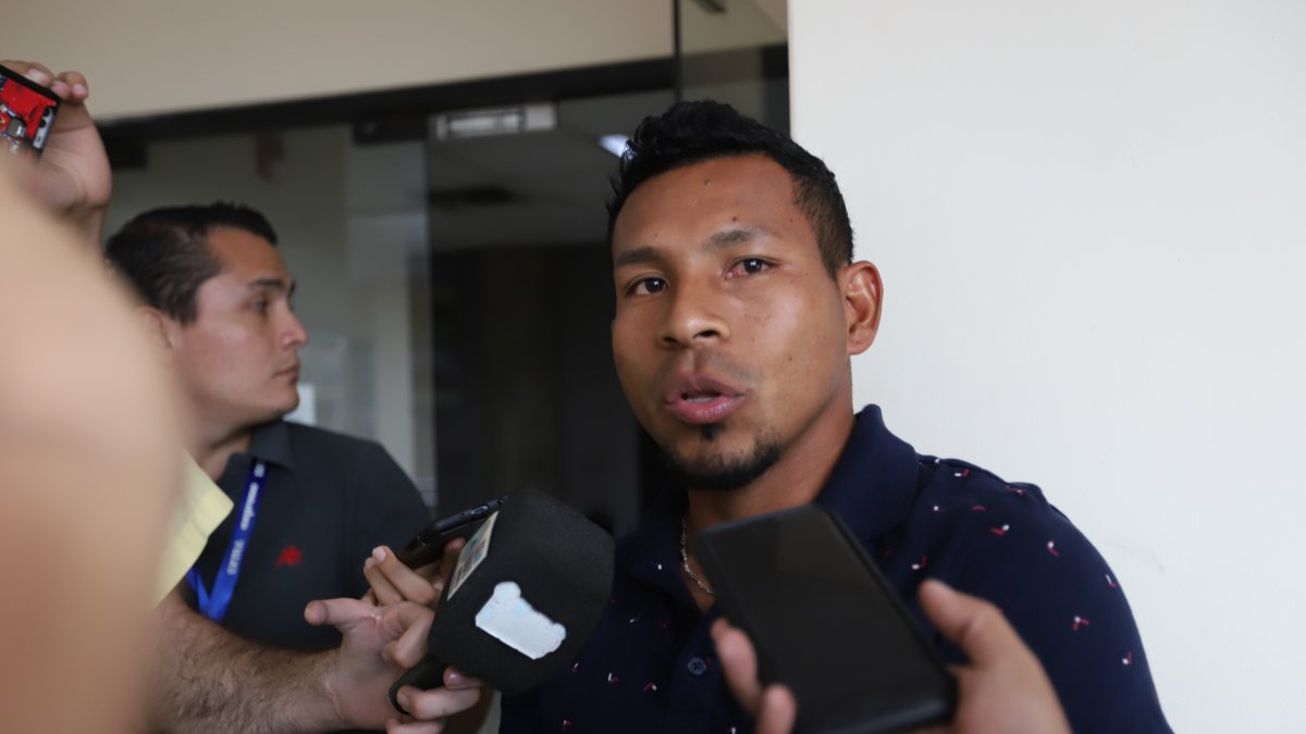 Ángel Gracia sonó como una posibilidad para reforzar a Emelec, pero no jugará en el cuadro azul.