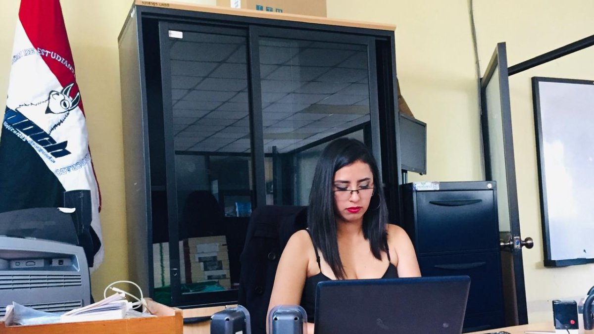 Figura. Adriance es cuencana, tiene 23 años y es la primera mujer que preside la Federación de Estudiantes Politécnicos del Ecuador (FEPE).