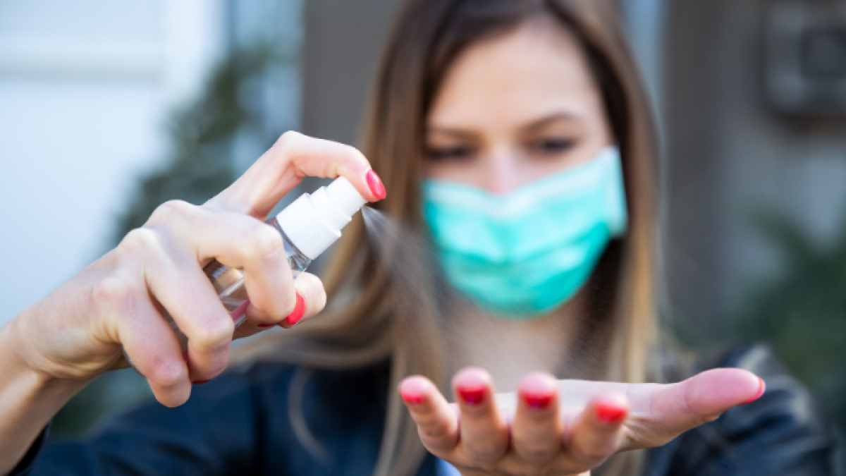 La cifra de decesos se reparte entre los 9.441 confirmados con pruebas PCR y los 4.553 probables por la enfermedad, indicó la cartera sanitaria en su parte oficial diario.