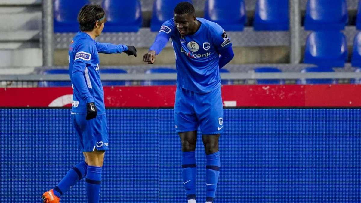 Los jugadores tendrán que mantener la distancia en las celebraciones de los goles.