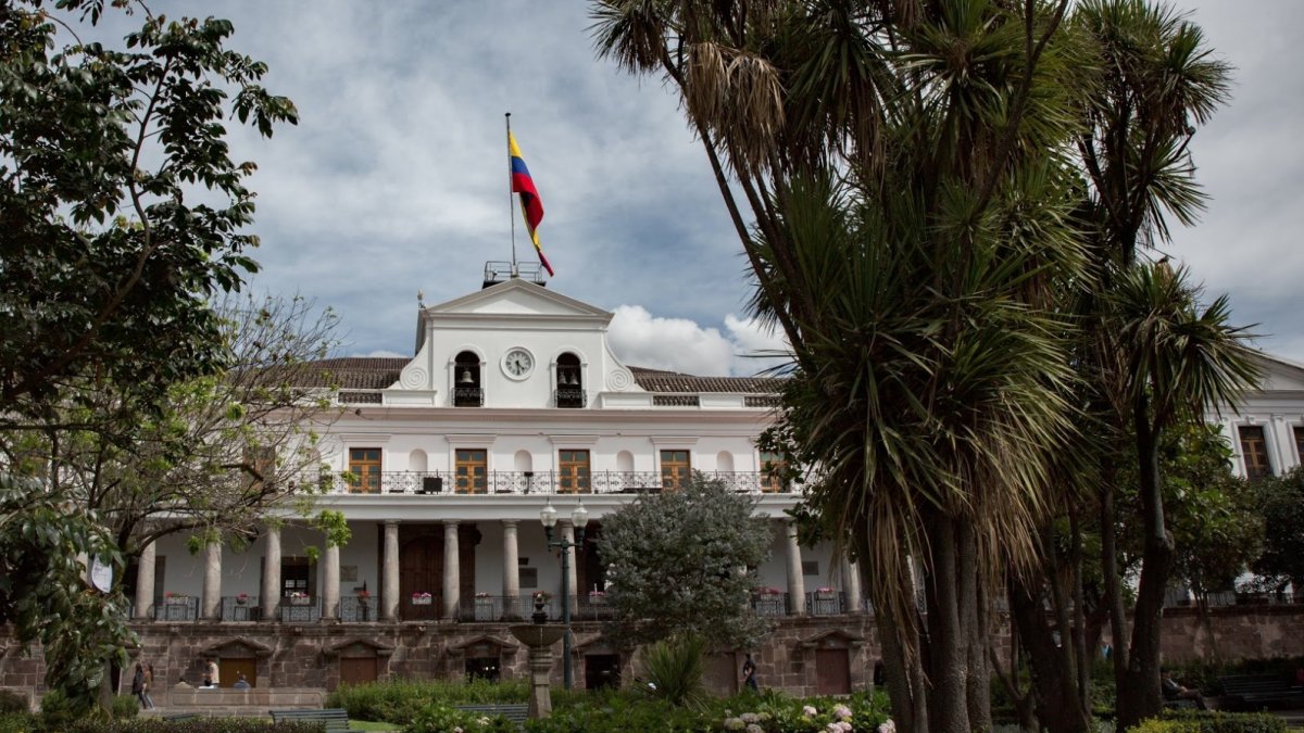 El Palacio de Carondelet es la sede del Ejecutivo ecuatoriano cuyo titular suele ser los líderes de sus organizaciones políticas.