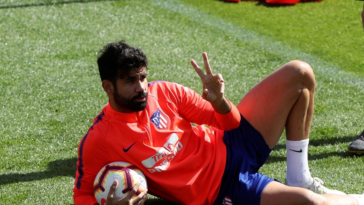 El delantero Diego Costa pidió la salida del club por 