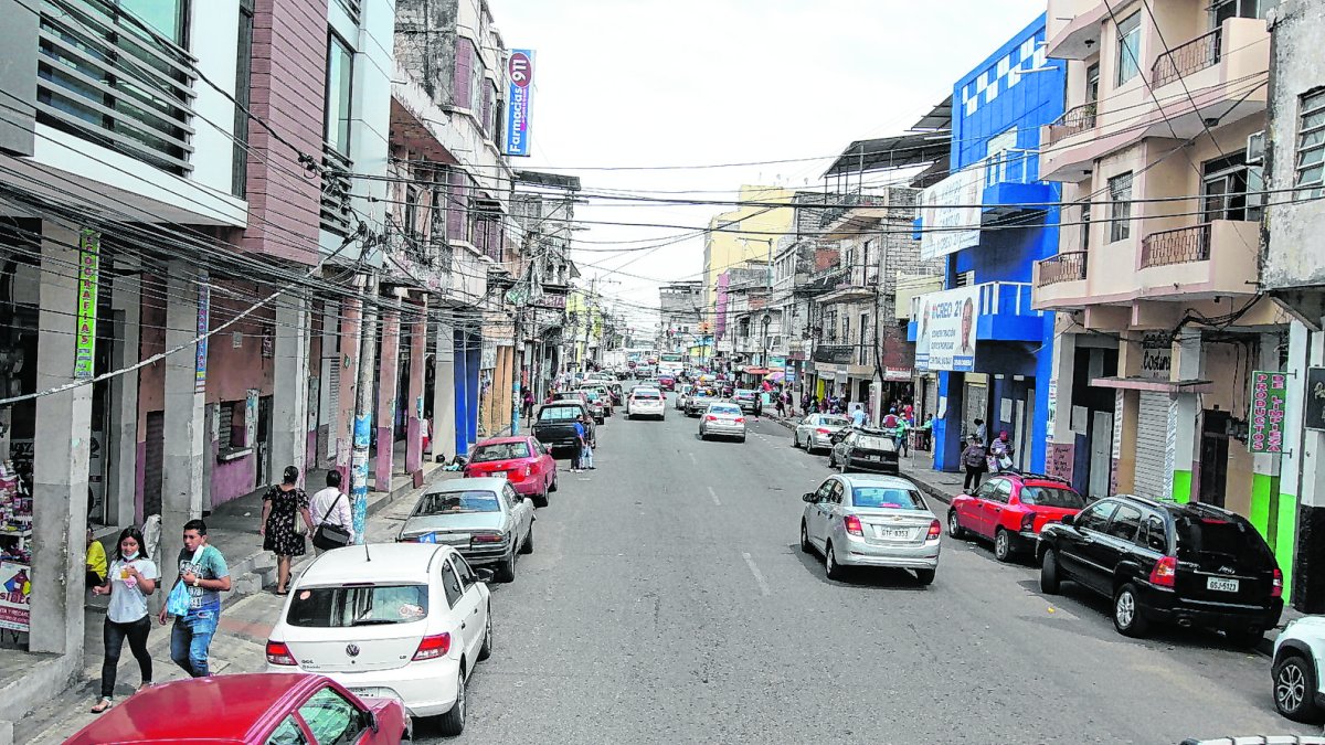 Una de las avenidas del centro de Durán, un cantón que no termina de despegar y que está golpeado por la pandemia de este 2020.
