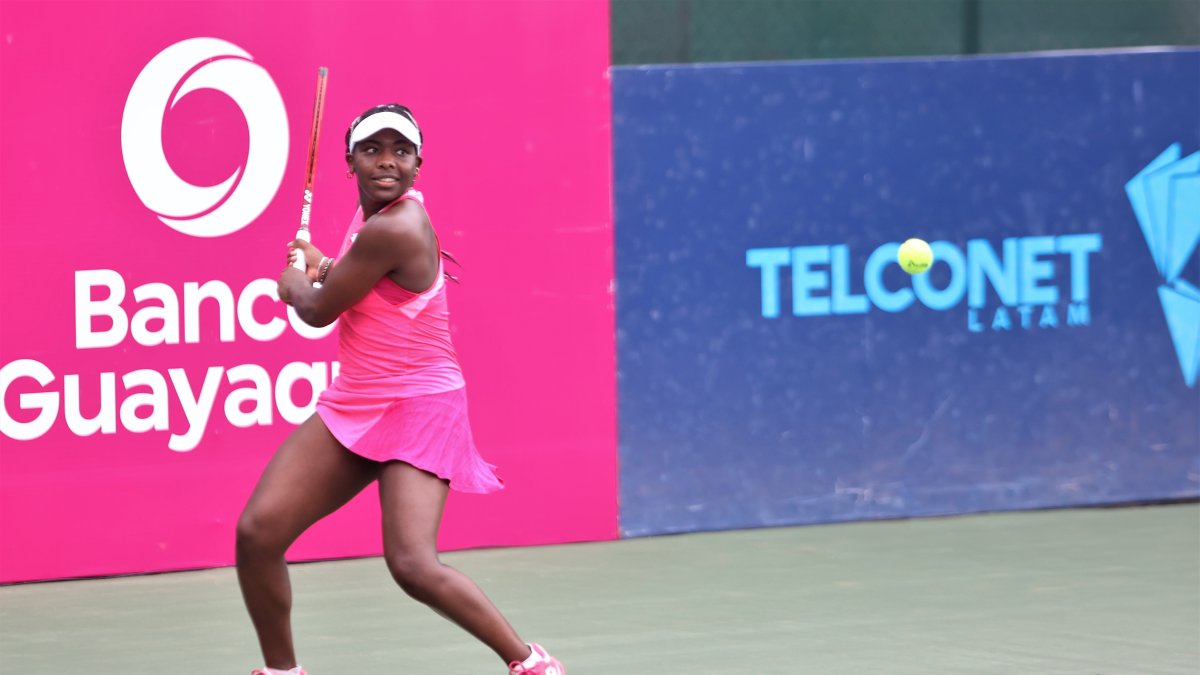 La tenista de 18 años participó en el  Abierto Nacional y mostró que continúa en muy buen nivel. Espera el circuito profesional.