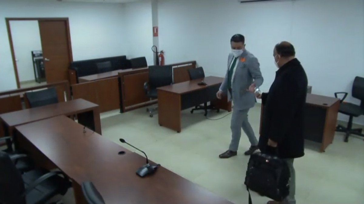 La instalación y posterior suspensión de la audiencia se transmitió vía Zoom.