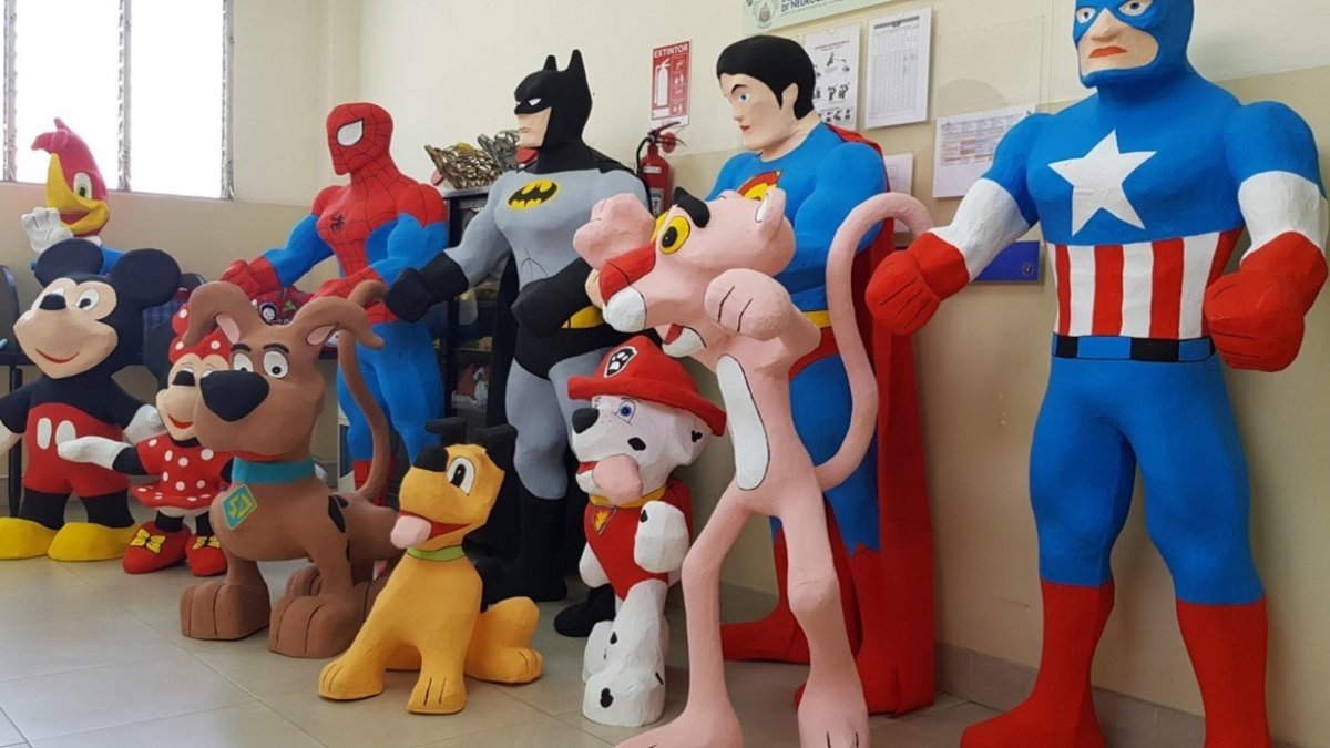 En Guayaquil puedes comprar monigiotes pero no puedes quemarlos.