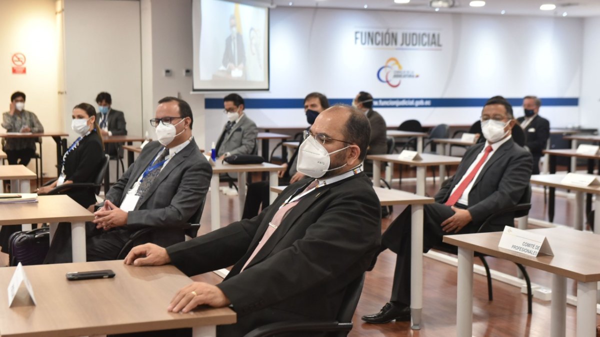 Cargos. El concurso para elegir jueces de la Corte tuvo poco interés. Solo 100 postulantes fueron admitidos.