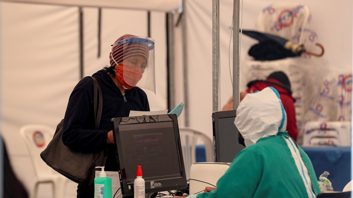 Ecuador suma 211.512 positivos de covid-19 y 14.023 fallecidos.