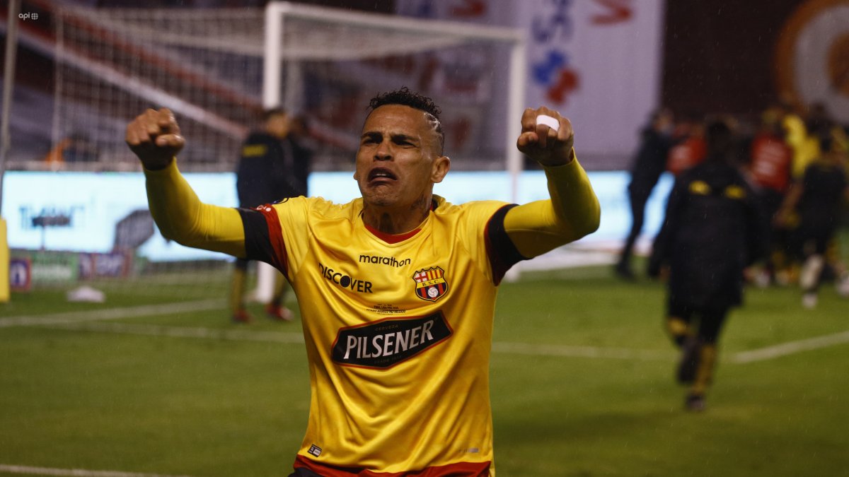 Jonathan Álvez, delantero de de Barcelona, acumula varios incidentes en su carrera deportiva.