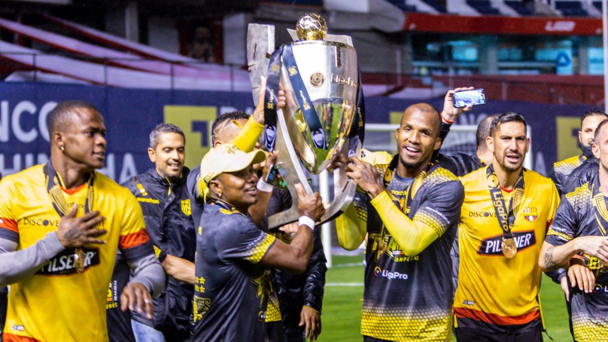 Barcelona debe consolidar un proceso de renovación que se inició la temporada anterior.