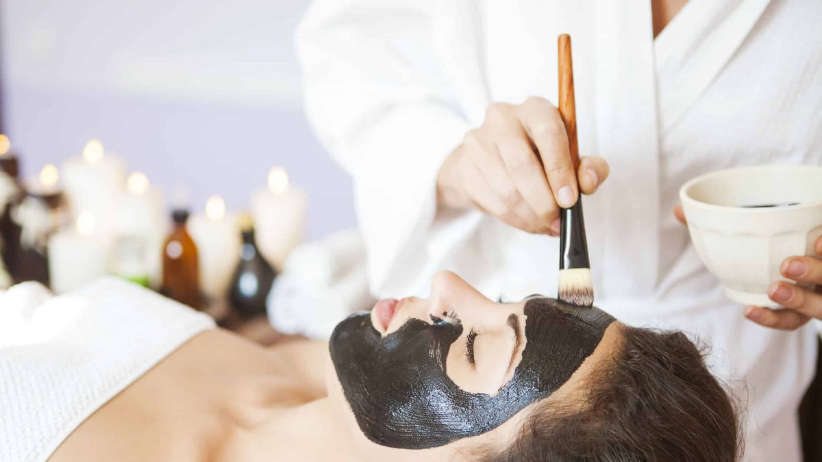 Las mascarillas, dependiendo de sus principios activos, nutren a profundidad la pie