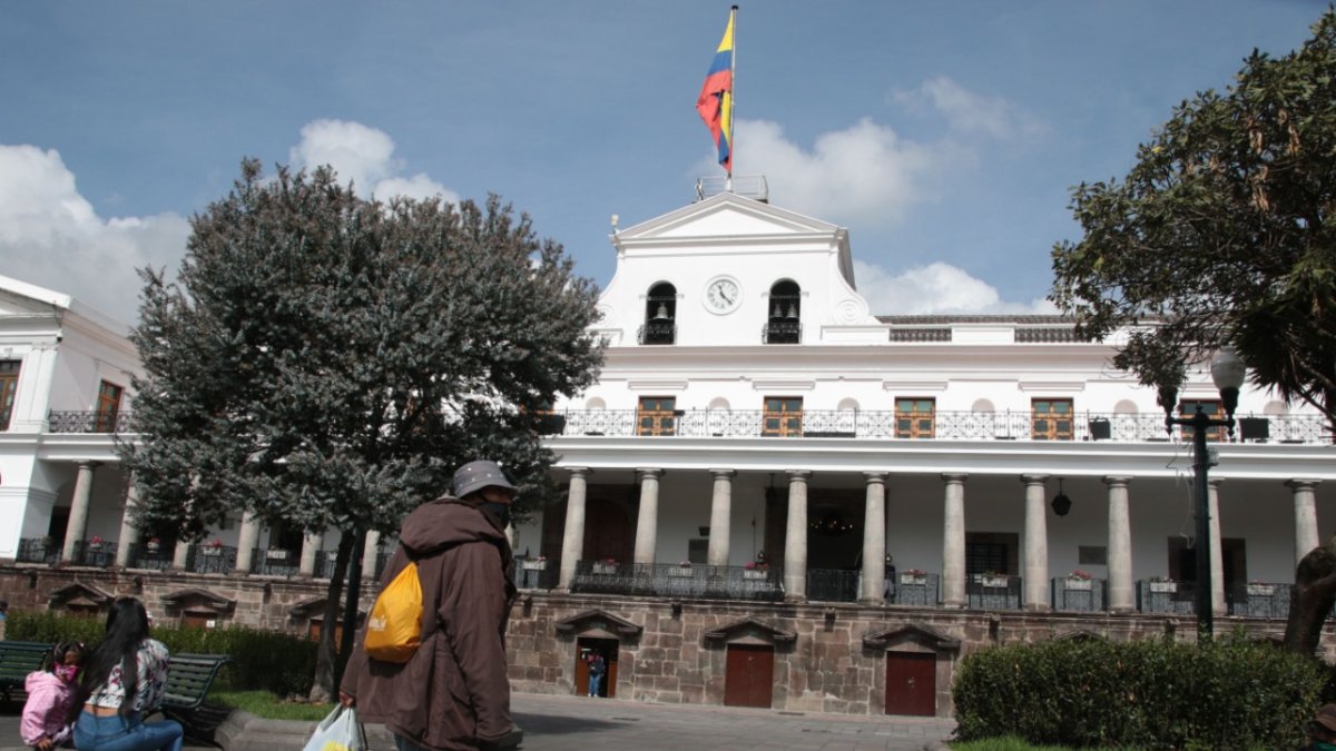 Plazos. Al actual Gobierno le quedan escasos cinco meses para concluir el periodo. Analistas esperan que esta vez haya una transición ordenada.