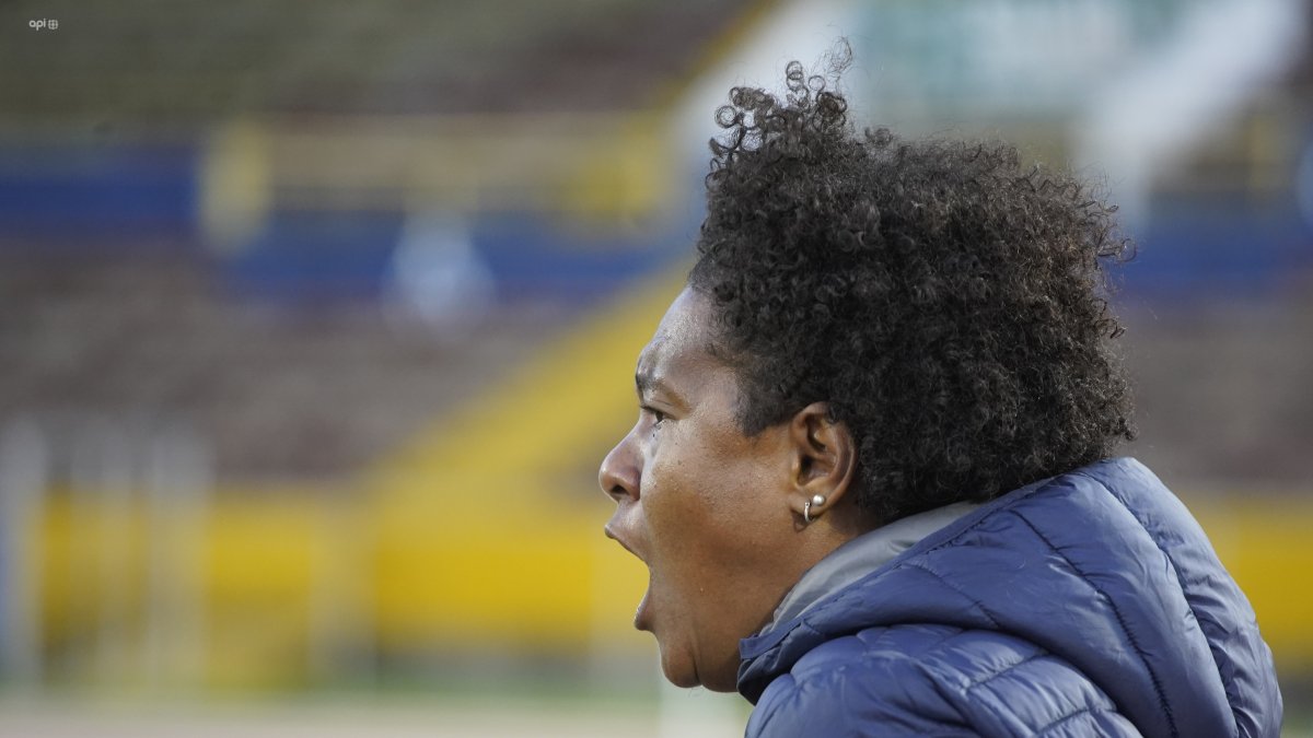 Wendy Villón, entrenadora ecuatoriana, consiguió un nuevo cetro en el país, esta vez con El Nacional.