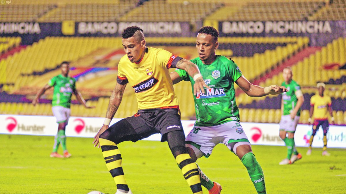 El Loco Álvez quedó fuera de los planes del Barcelona 2021.