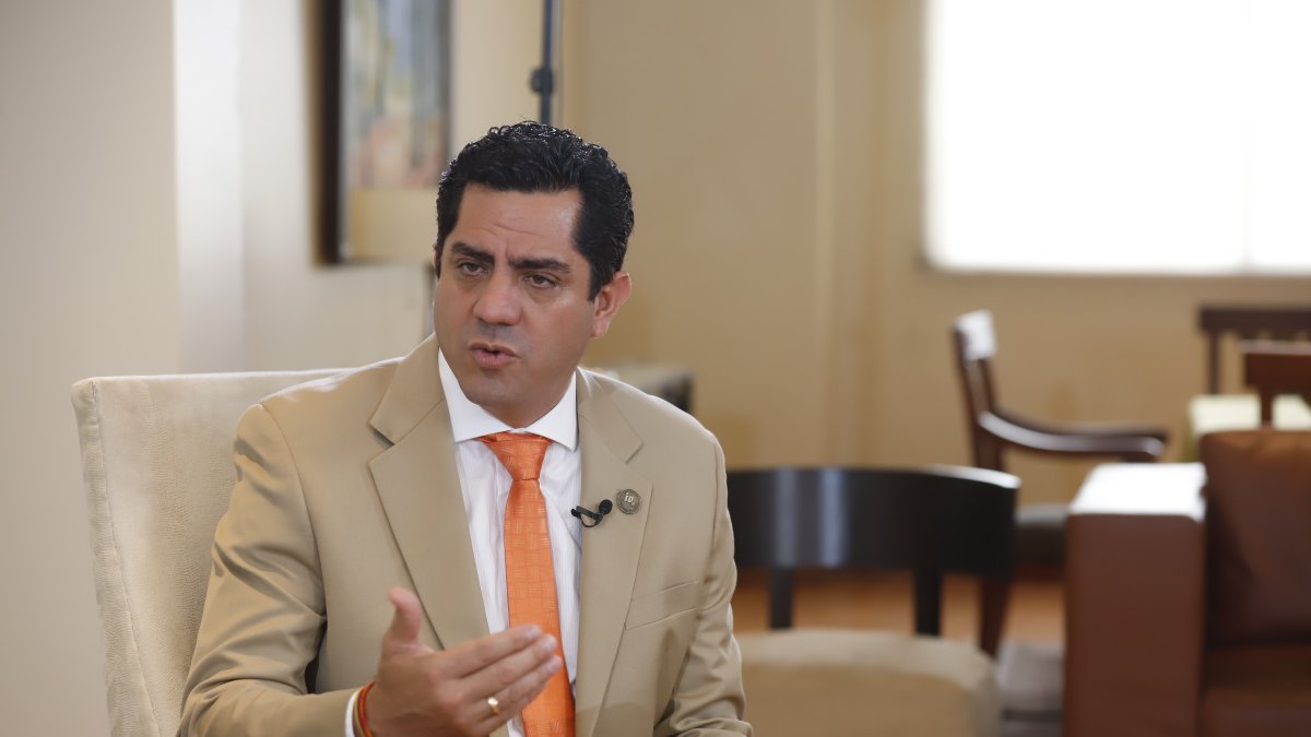 Xavier Hervas en una entrevista con EXPRESO.