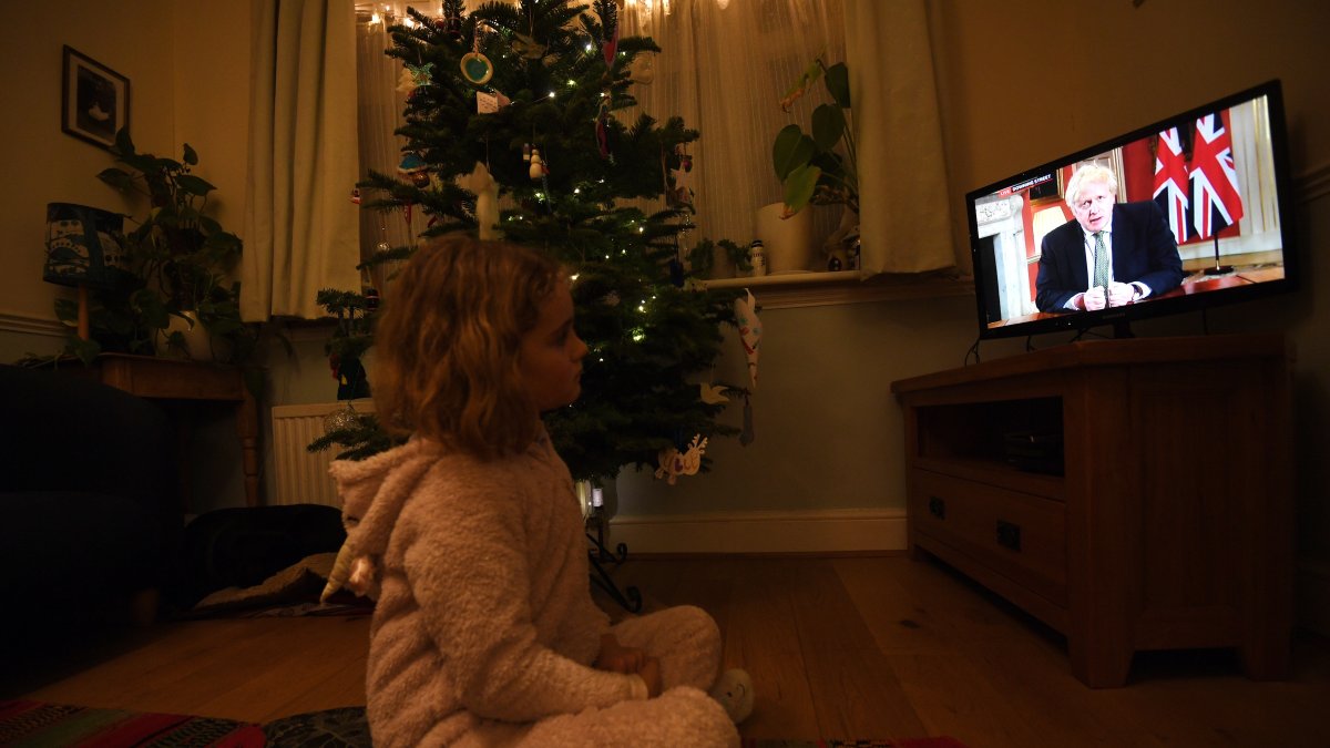 Los principales asesores médicos del país recomendaron hoy elevar el nivel de alerta -del 4 al 5- y alertaron de que el sistema sanitario público 