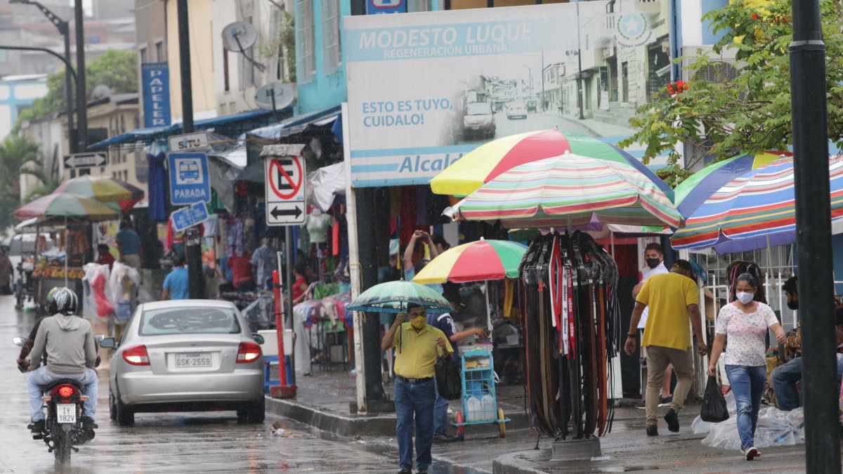 Guayaquil. En el primer día luego del fallo que eliminó el estado de excepción, el comercio sintió un alivio
FECHA : 04/01/2021 

Agencia (ag-extra)