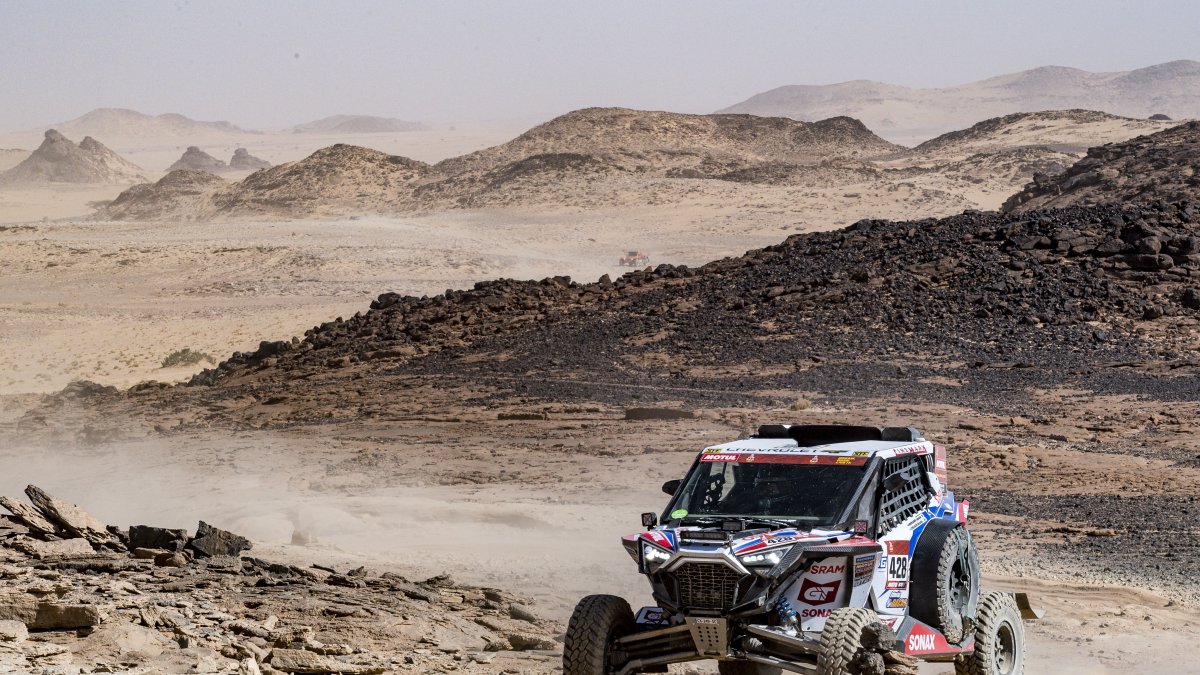 El piloto ecuatoriano Sebastián Guayasamín tuvo problemas en la tercera etapa del rally Dakar.