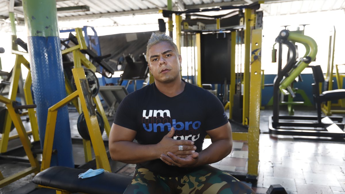 Figura. Jorge Ruiz durante la entrevista con EXPRESO.