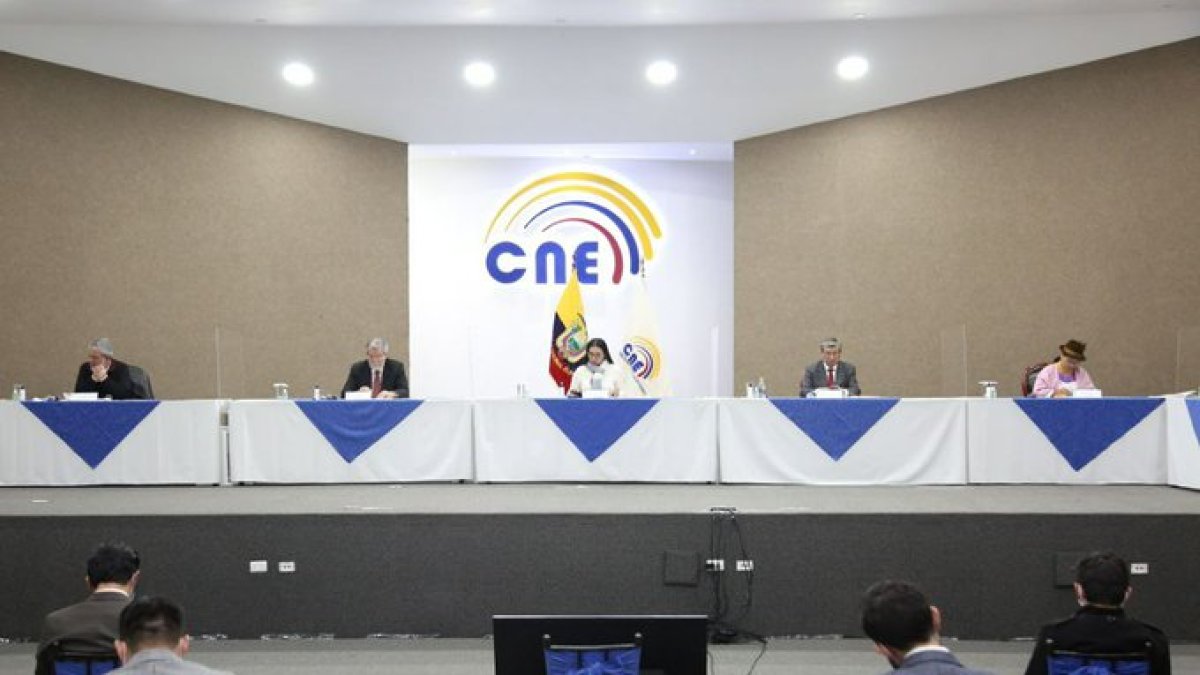 En el CNE la propuesta fue analizada en el pleno de la noche de ayer.