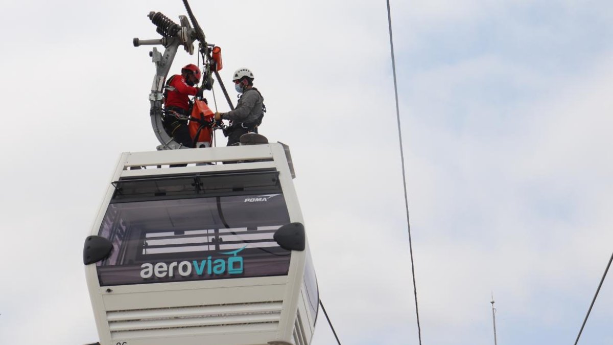 Un convenio entre la Aerovía y la institución bomberil garantiza la atención de emergencias en el Sistema Aerosuspendido de Transporte de Guayaquil