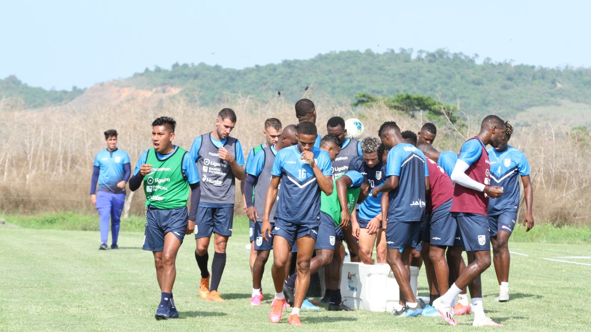 La pretemporada de 9 de Octubre inició el pasado lunes 4 de enero.