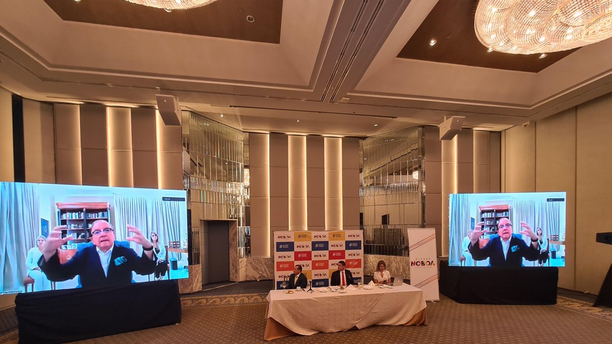 El empresario Àlvaro Noboa participó de una rueda de prensa virtual hoy, 7 de enero de 2021, en Guayaquil.