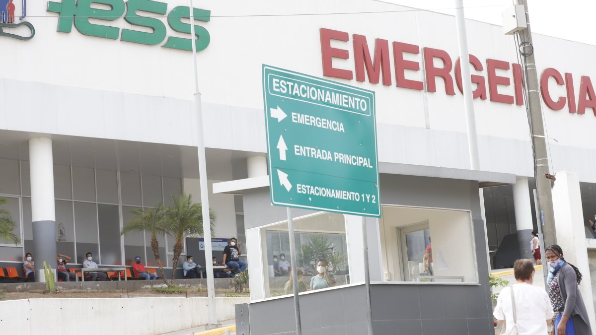 Vista externa del área de Emergencia del Hospital del IEES de Los Ceibos, el pasado domingo 3 de enero.