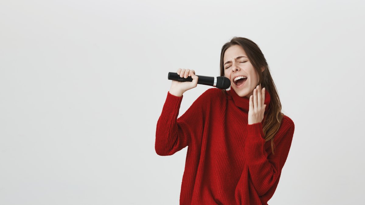 Cantar incentiva a las personas a ser más sociables y extrovertidas.