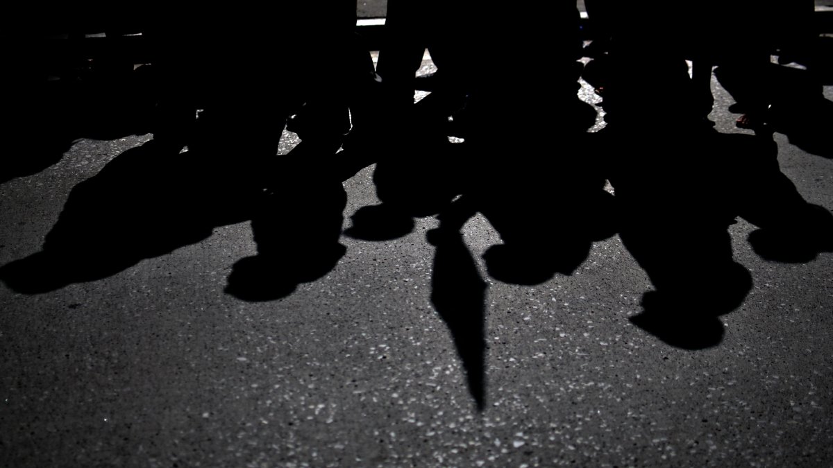 El liderazgo indígena reclama ante esta situación la restitución de la autonomía de la educación intercultural bilingüe en términos administrativos, pedagógicos y financieros.