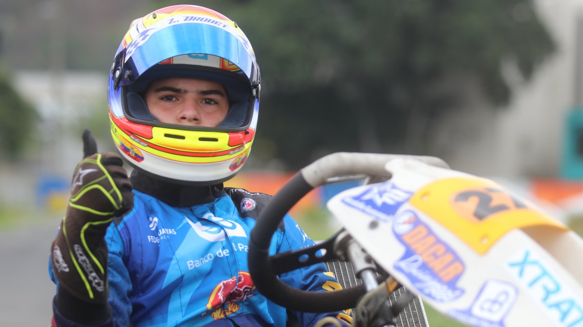 El piloto ecuatoriano espera representar a Ecuador en el mundial de Italia.