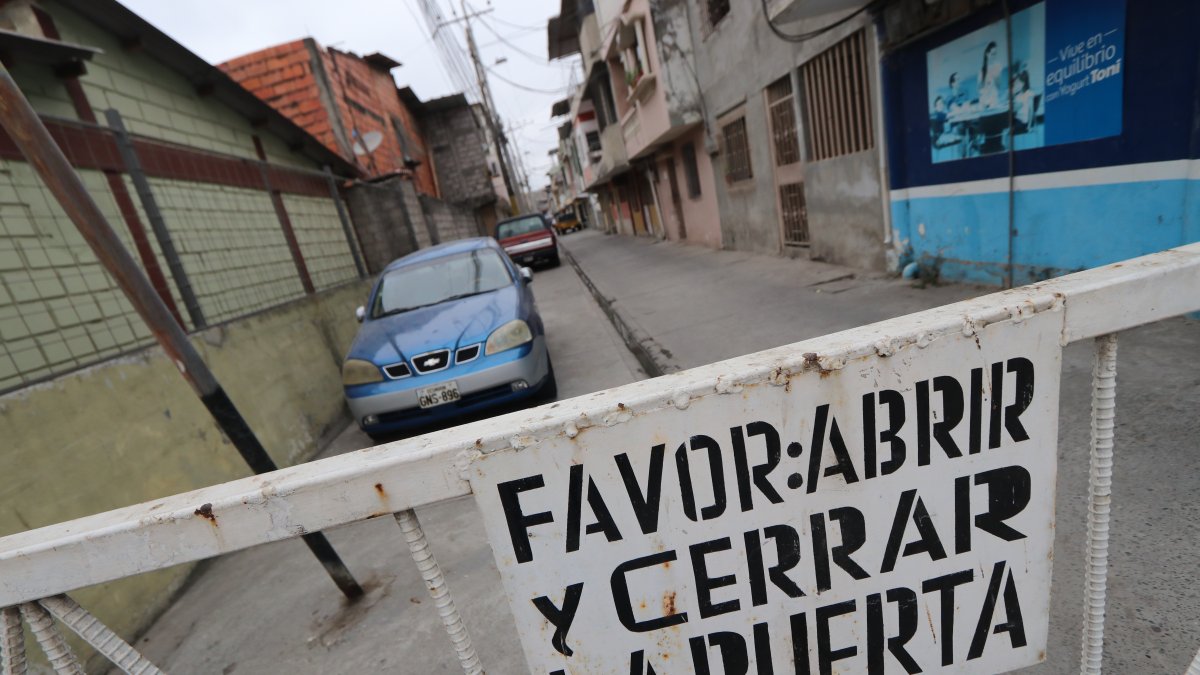 Algunos sectores de la ciudad blindan sus casas con rejas y puertas comunitarias. 

Agencia (ag-extra)