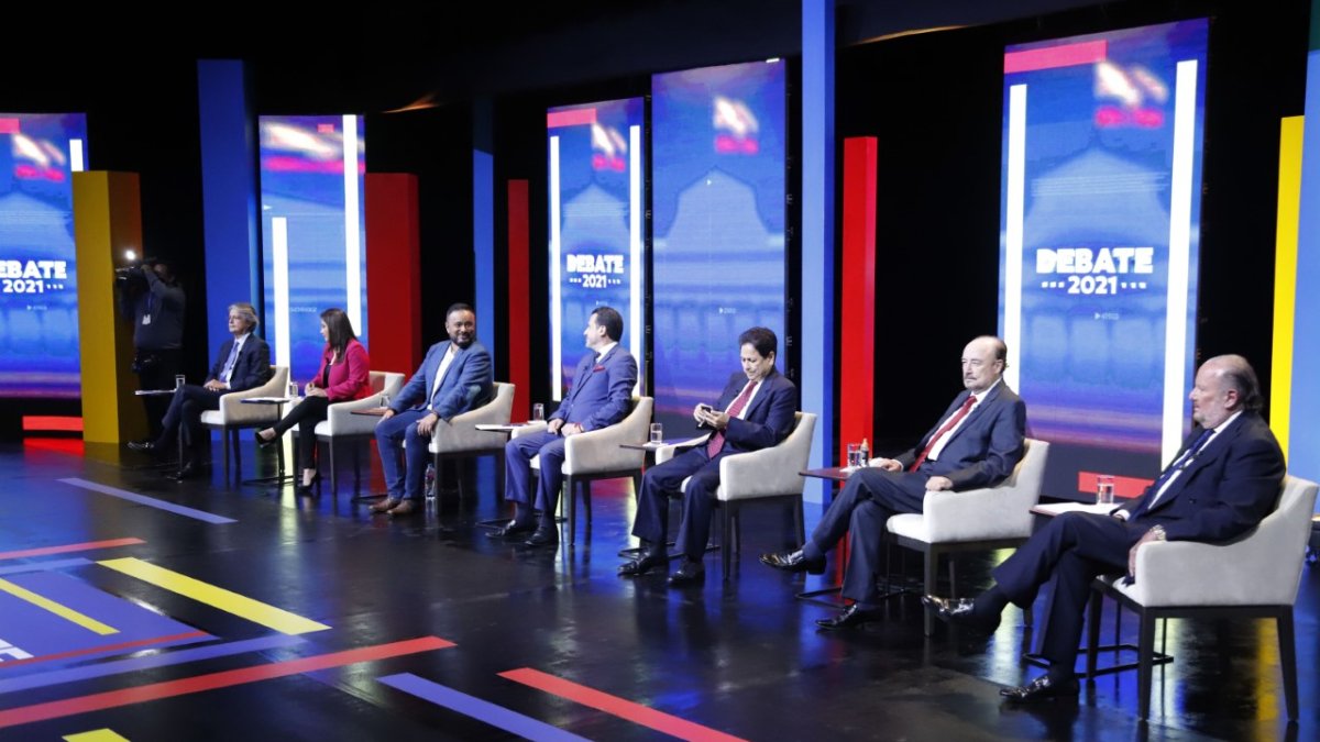 Candidatos. El segundo día del debate presidencial en el Teatro de la Casa de la Cultura