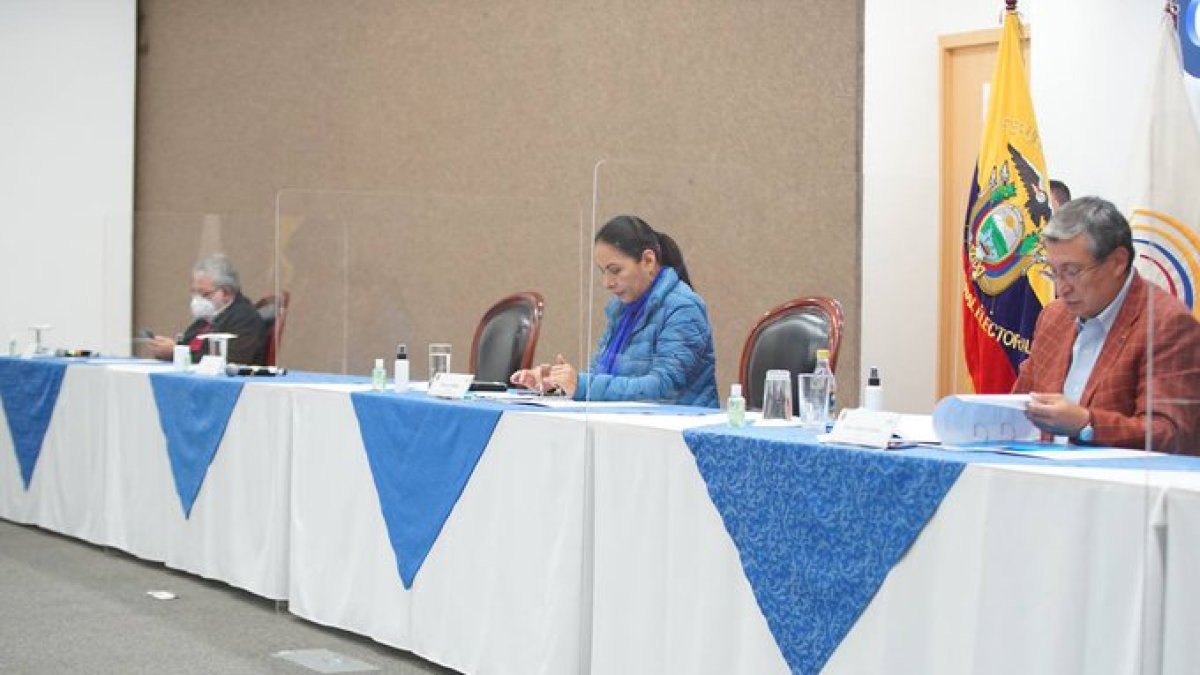 Definición. El CNE tampoco hace público el nombre o nombres de los moderadores del debate presidencial.