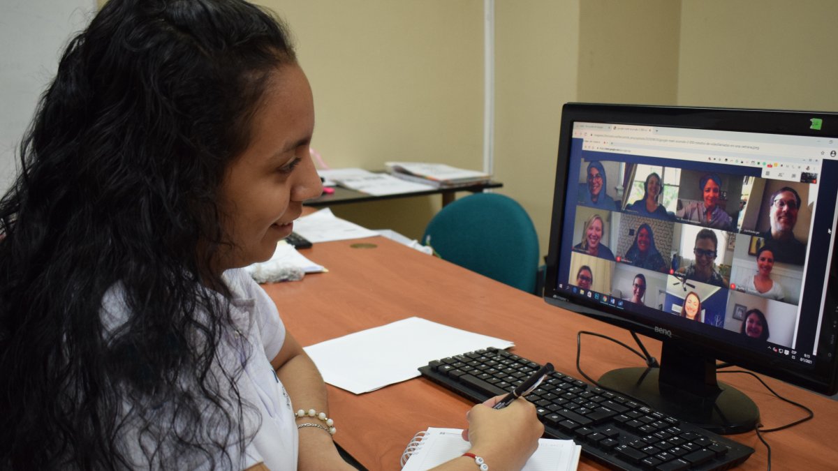 Oportunidad. Los jóvenes de la peninsila con entusiasmo empezaron ayer, lunes 11 de enero de 2021, las clases de carreras cortas.