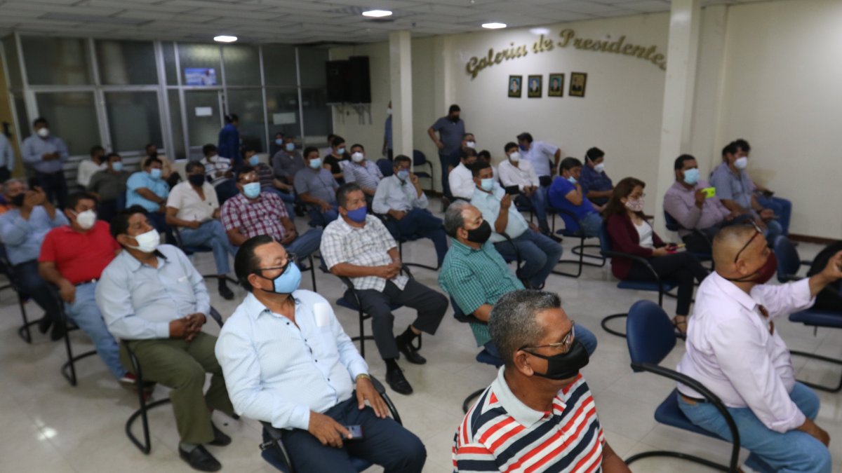 Asamblea. Transportistas urbanos se reunieron el pasado lunes para hablar de los efectos del alza de precios.