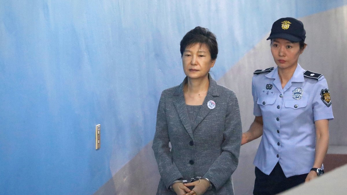 El Tribunal Supremo surcoreano ratificó hoy la pena de 20 años de cárcel para la expresidenta surcoreana Park Geun-hye.