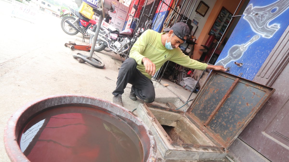 Los residentes de Las Terrazas denuncian que el servicio no llega desde hace un mes. 

Agencia (ag-extra)