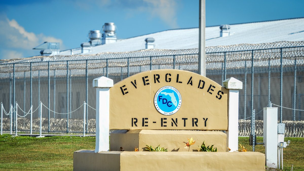 Vista del centro de detención de inmigrantes de Krome, Florida.