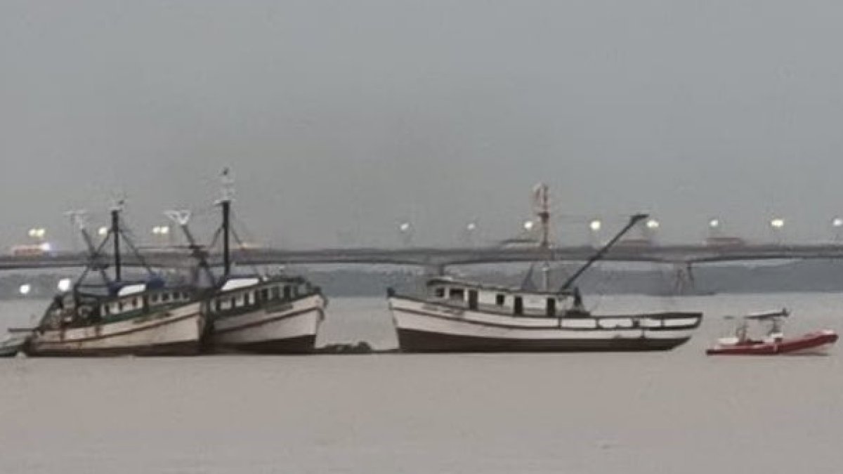 Cuatro embarcaciones quedaron a la deriva en el río Guayas, el jueves 14 de enero pasado de las 18:30.