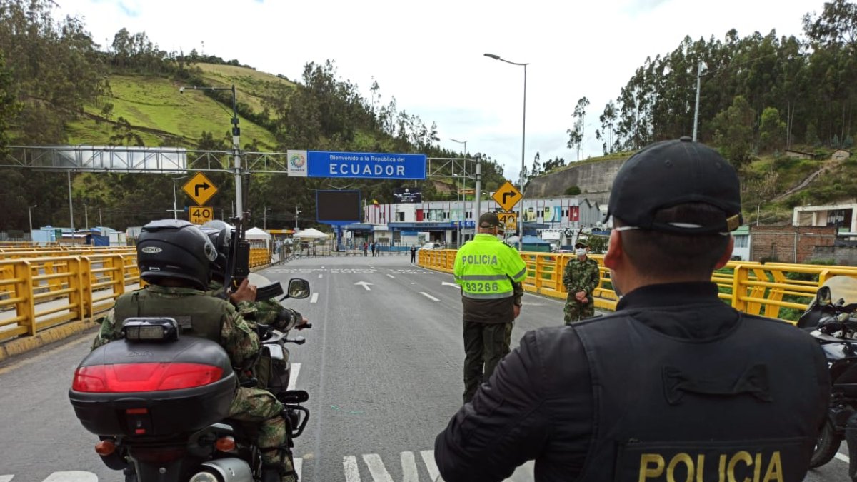 El cierre en el puente internacional Rumichaca, se mantiene.