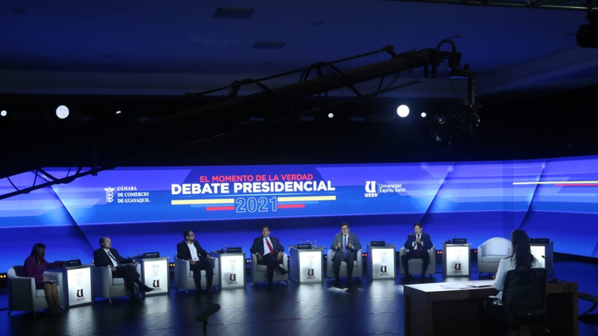 Hoy se enfrentaron los últimos seis candidatos en el segundo debate presidencial.