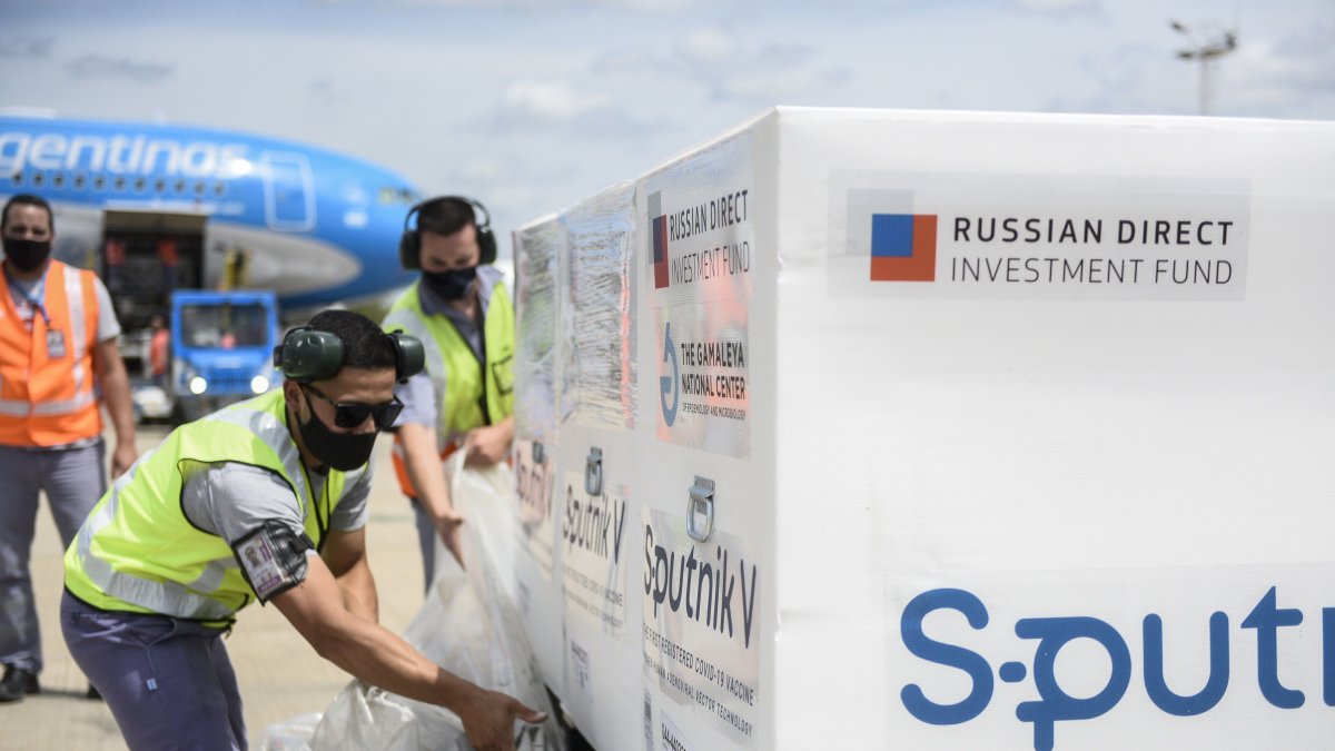 Blindaje. El Gobierno argentino recibió el pasado sábado la segunda remesa de la vacuna rusa Sputnik-V, cuyo contrato incluye acuerdos de confidencialidad protegidos por una ley.