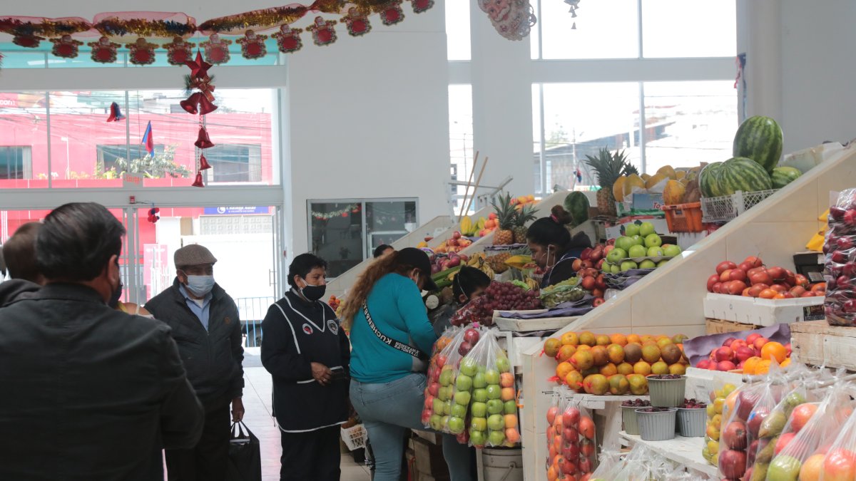 Los mercados de la ciudad están dotados de extintores y luces de emergencia, pero comerciantes indican que ellos deben invertir en prevención.