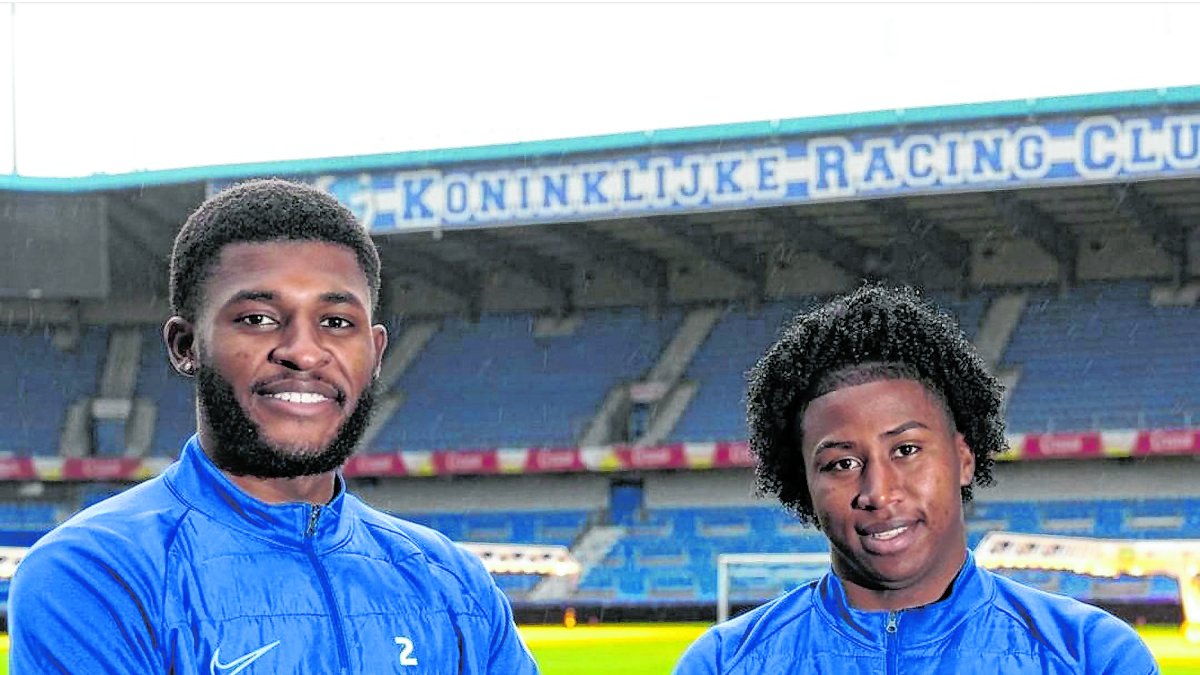 Ángelo Preciado (derecha) vive su primer experiencia en el fútbol del exterior