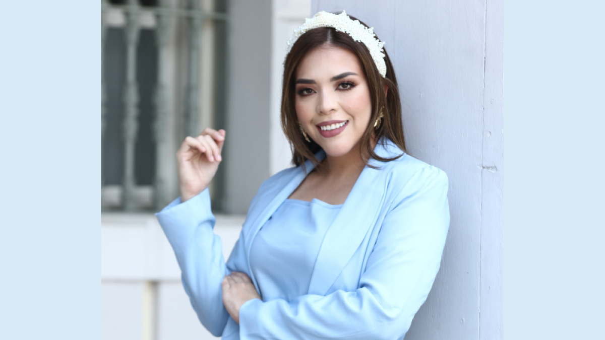 Adriana Peralta tiene 25 años y lleva cinco como periodista en RTS.