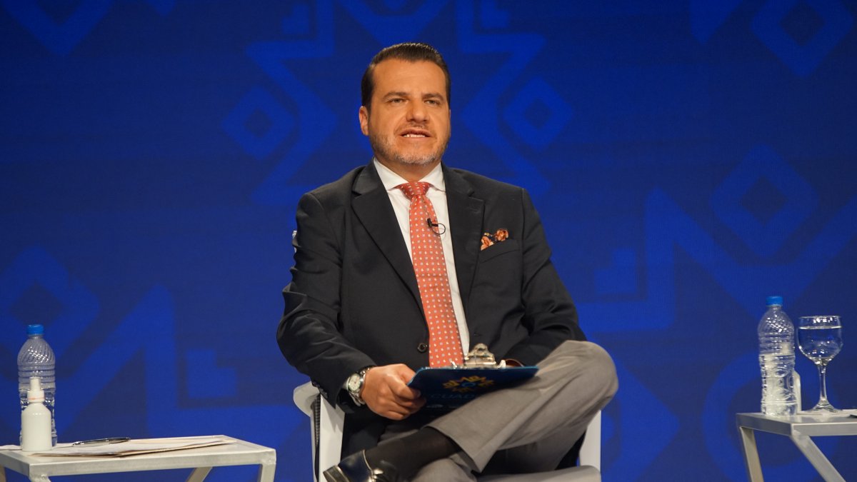 El candidato Andrade participó en el debate organizado por el CNE.