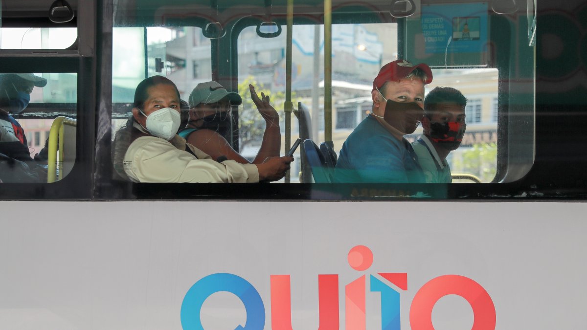 La cifra de muertos también ascendió a 9.775 decesos confirmados por el patógeno, 58 más que la víspera, a los que se suman 4.607 