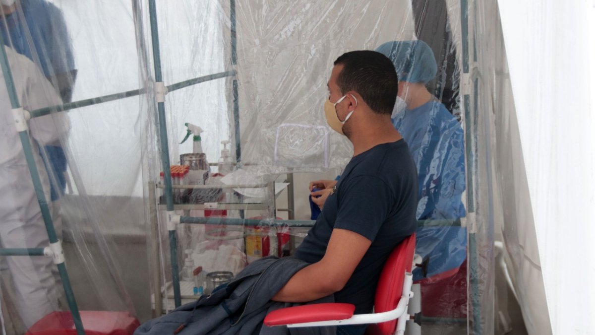 Anuncio. La Cruz Roja busca verificar las condiciones de los pacientes antes y después de recibir las vacunas.