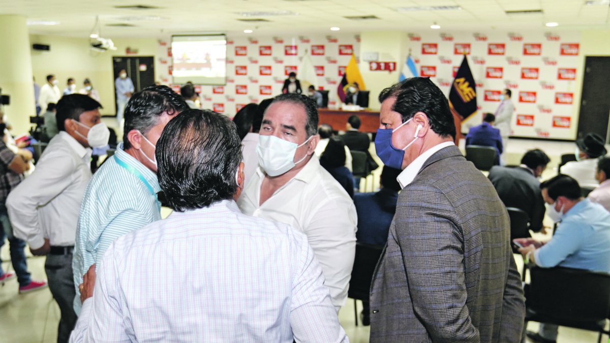 Los alcaldes mostraron su descontento por los anuncios del Gobierno sobre el pago de la deuda.